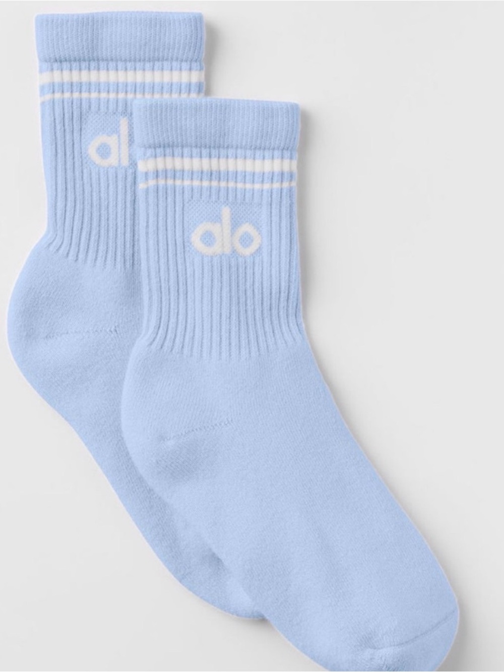 ALO Yoga Everyday Crew Socks in Seashell blue *SOLD OUT COLOR